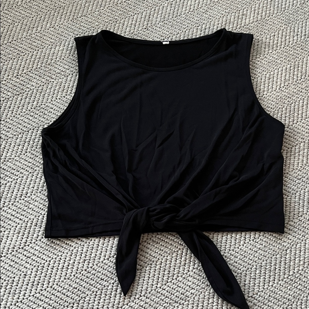 Sleeveless Tie-Front Crop Top - Black